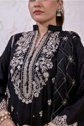 PREMIUM LAWN 3 PIECE UNSTITCHED EMBROIDERED MONOCHROME